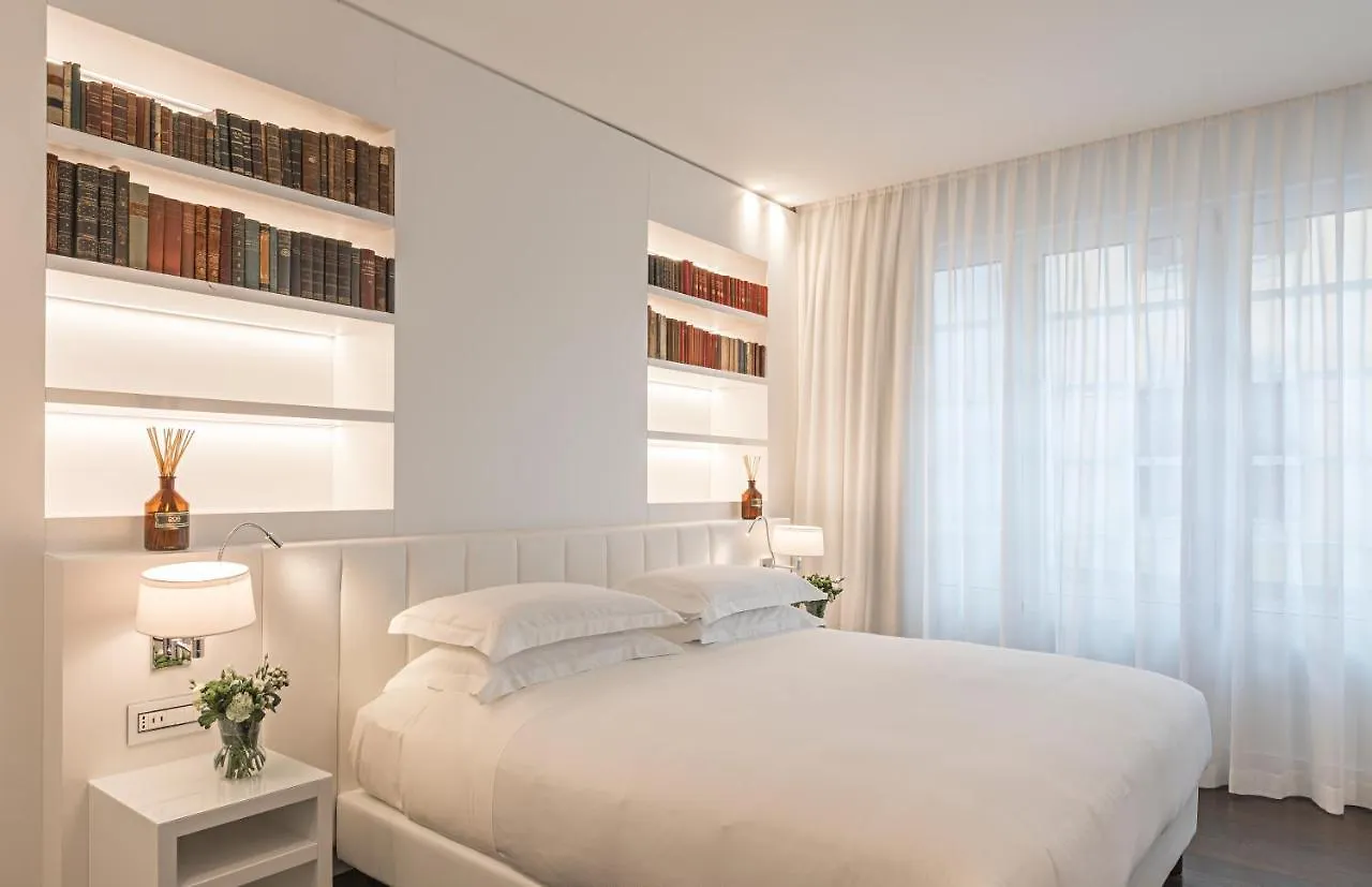 *****  Magna Pars L'Hotel A Parfum, Small Luxury Hotels Of The World Milan Italy