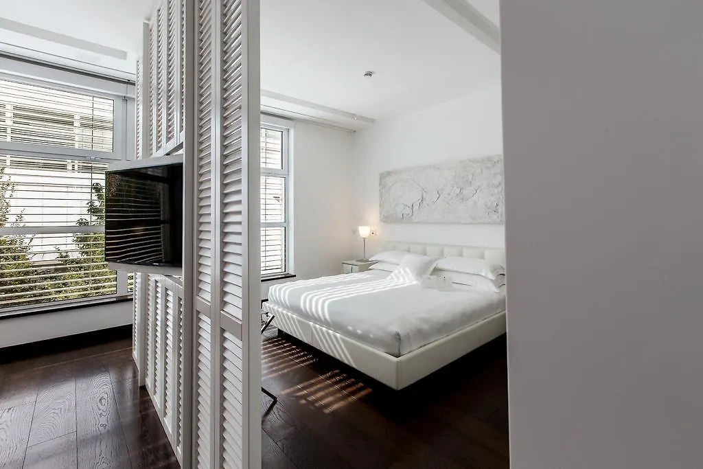 Magna Pars L'Hotel A Parfum, Small Luxury Hotels Of The World Milan