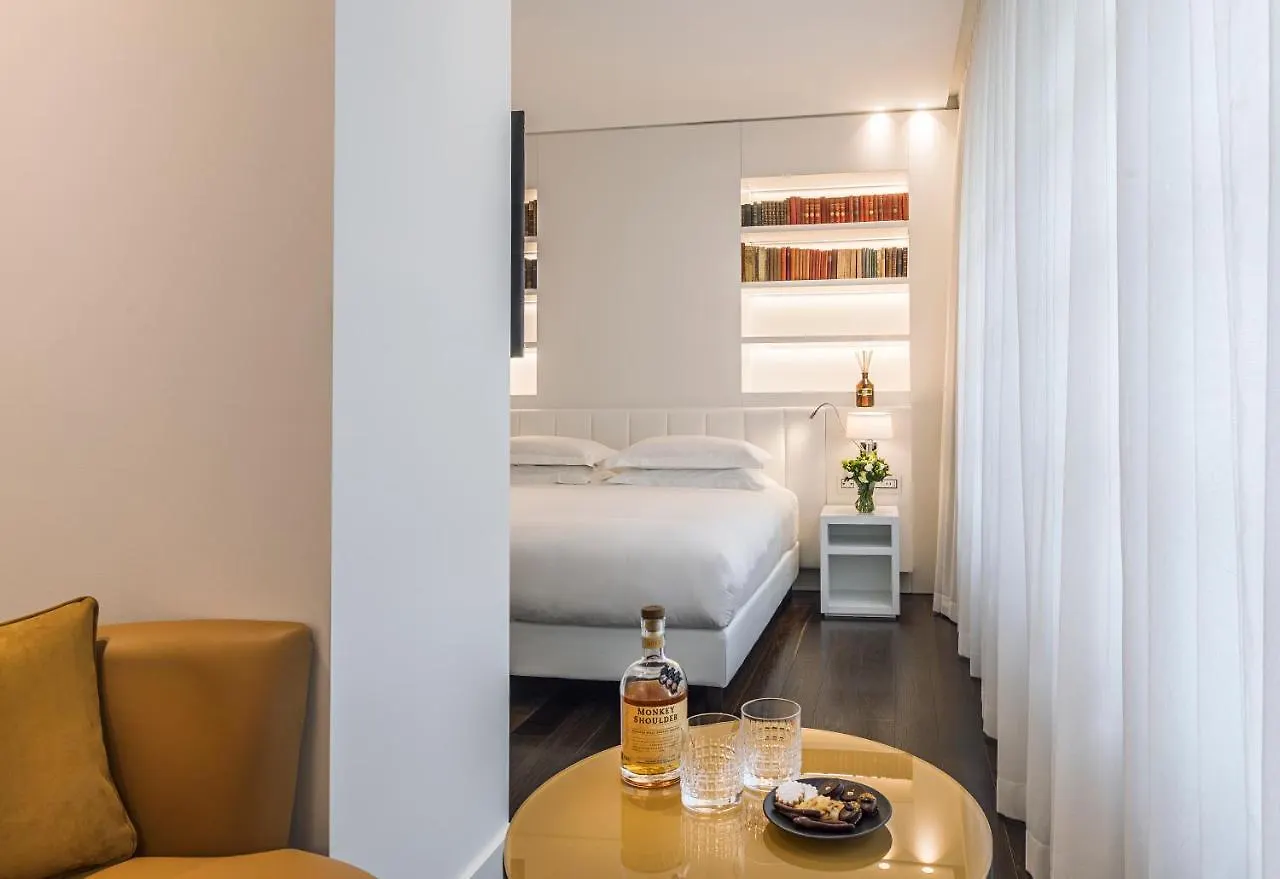 Magna Pars L'Hotel A Parfum, Small Luxury Hotels Of The World Milan